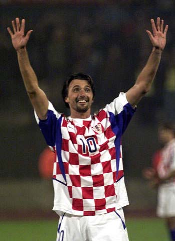 周定洋赛后采访中谈到续约时声音哽咽：我将球队视作我的生命（赛后谈续约，周定洋一度哽咽：球队就是我的生命）