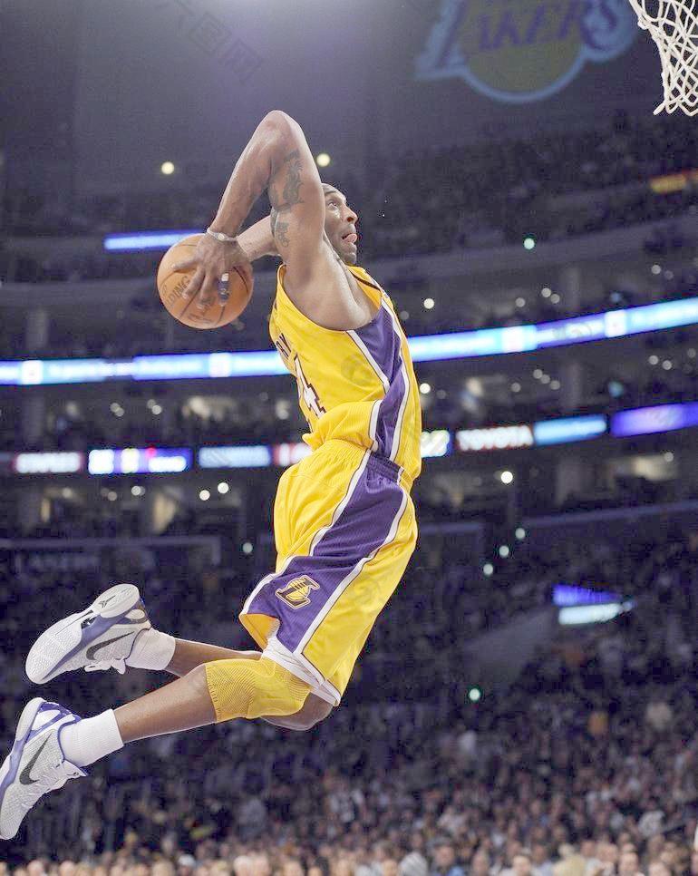 替补上阵，国米两位小将斯皮纳塞和博沃上演一线队首秀（国米两新星斯皮纳塞、博沃替补登场完成一线队处子秀）