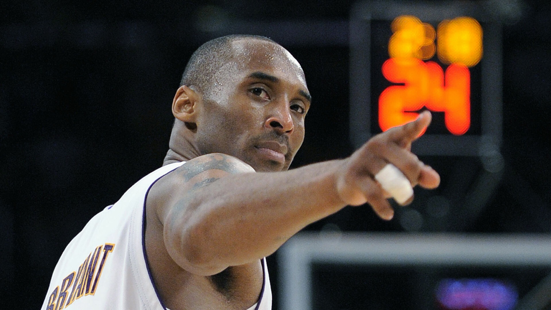 莫雷托：罗马已经问价科林蒂安前锋尤里-阿尔贝托（莫雷托：罗马已向科林蒂安询价前锋尤里-阿尔贝托）