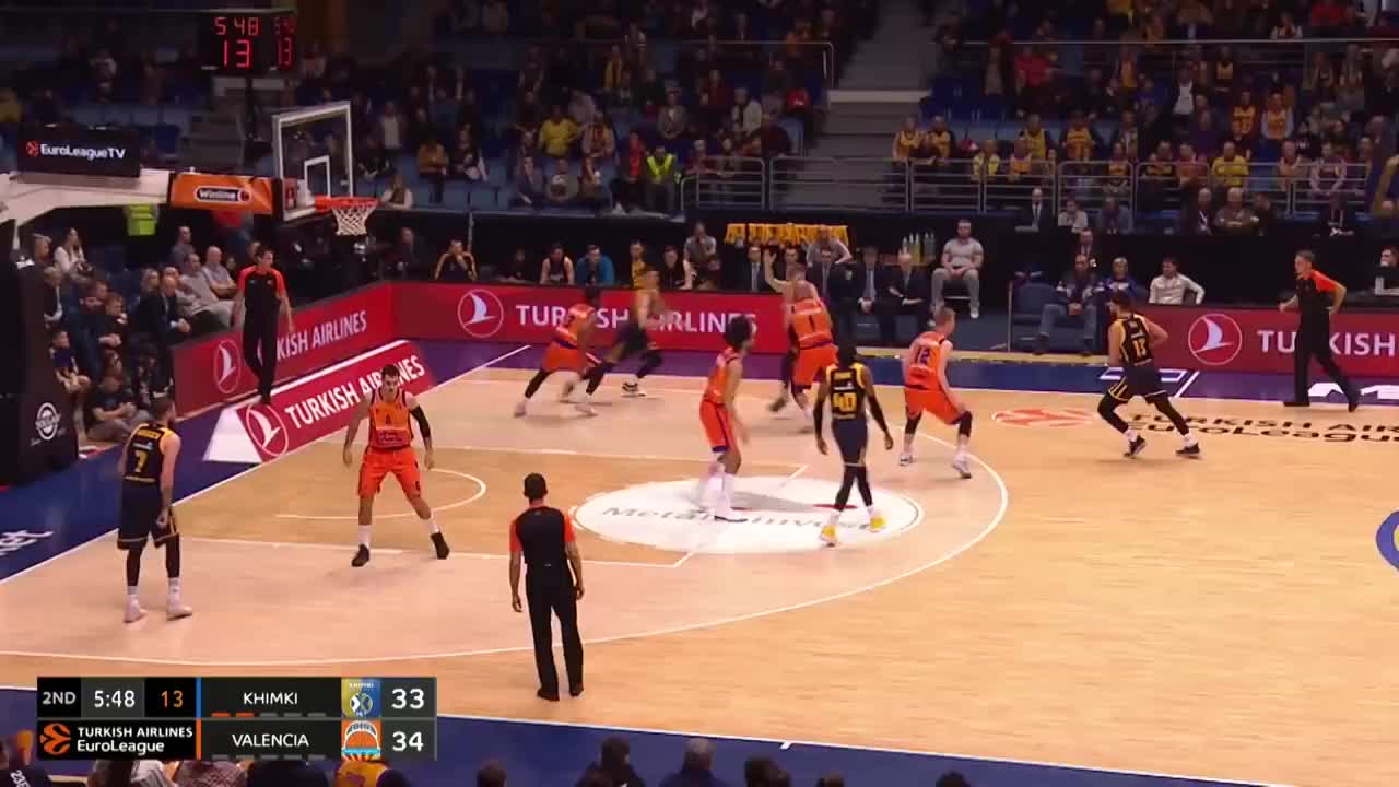 奇兵！斯潘塞近三战场均17.3分5.7助攻，命中率58.9%+75%（状态爆棚！斯潘塞近三场场均17.3分5.7助攻，命中率58.9%／75%）