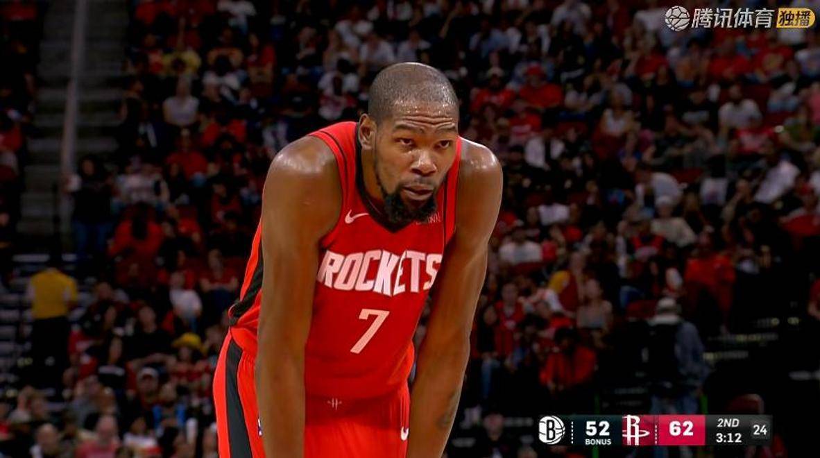 世体：法兰克福球迷在诺坎普制造骚乱，巴萨要求经济赔偿（世体：法兰克福球迷在诺坎普引发骚动，巴萨提出经济索赔）