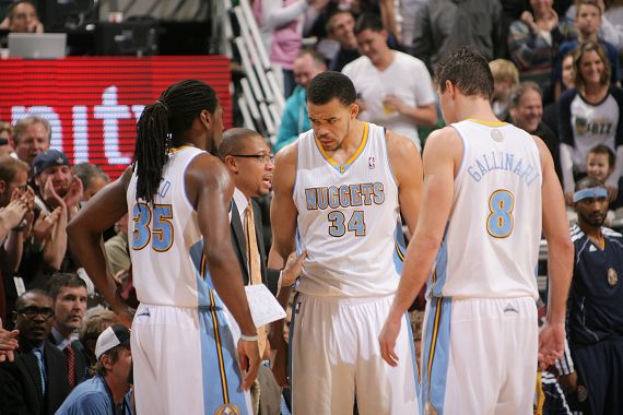 多纳鲁马身价上涨500万至4500万欧，领跑世界门将身价榜（多纳鲁马身价升至4500万欧，涨500万登顶全球门将身价榜）