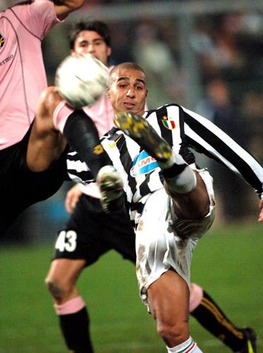 巴萨官方：拉什福德已从流感中康复，并参加了周日的训练（巴萨官宣：拉什福德流感痊愈，周日已回归训练）