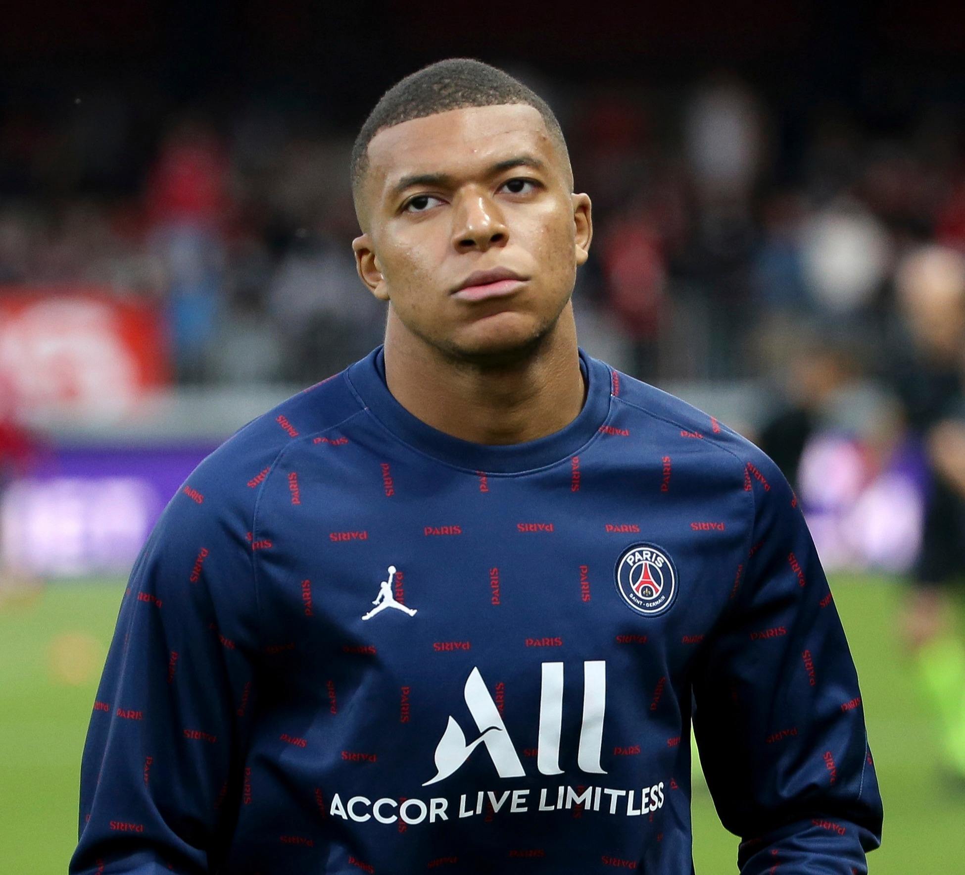 法媒：阿尔及利亚足协希望能在近期征召姆巴佩的弟弟埃唐（法媒：阿尔及利亚足协计划在近期召入姆巴佩的弟弟埃唐）