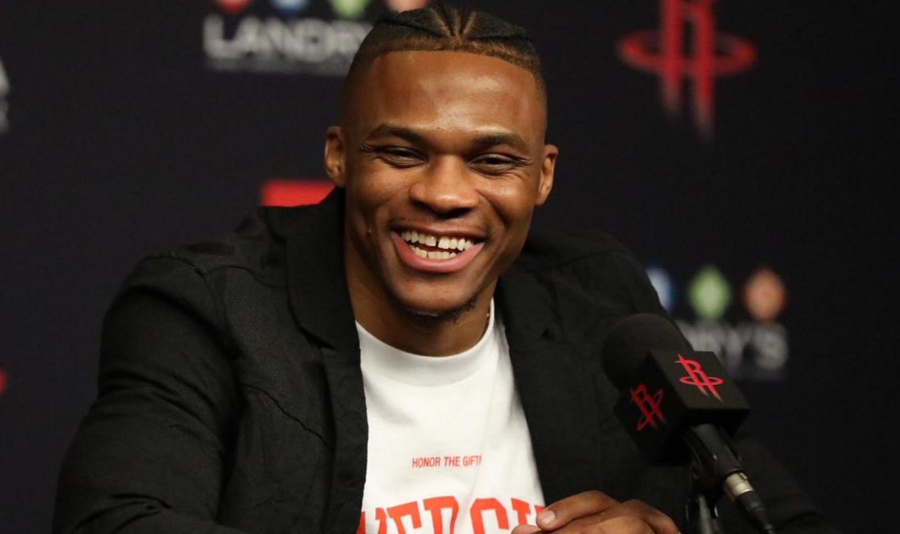 ″我们拥有自信与决心来应对这场比赛！″（我们以十足的信心与决心迎战这场比赛！）