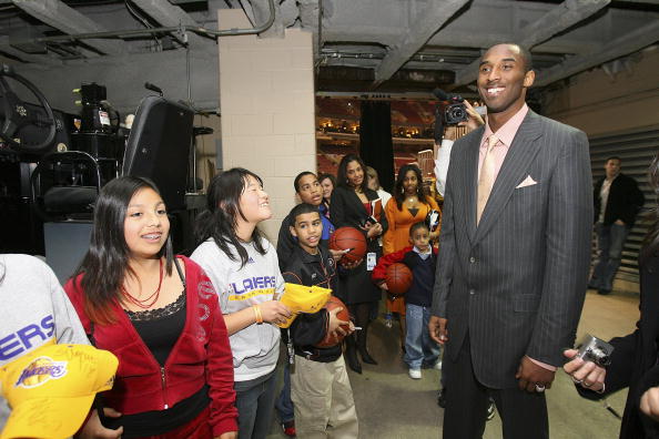 定位球魔术师：法国人乔弗尔如何在阿森纳打造自己的标志形象（法国人乔弗尔如何在阿森纳塑造定位球招牌风格）