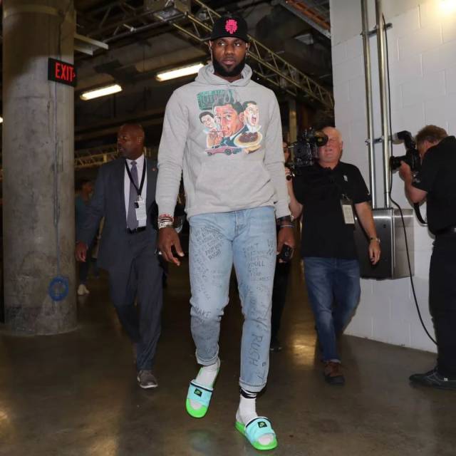 五粮液早报：这次“既分高下，也决生死”！（五粮液早报：这一战不仅见高低，更关乎生死！）