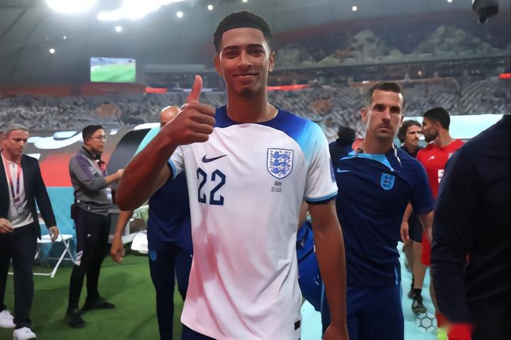 表情严肃！杨鸣回应遭江苏大逆转：球员没能站出来，大家畏手畏脚（面色凝重！杨鸣谈江苏逆转：关键时刻无人挺身，队员普遍拘谨）